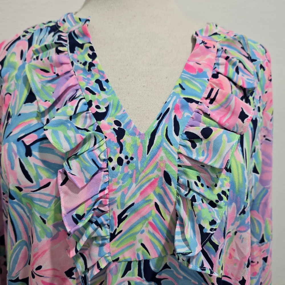 Lilly Pulitzer Tropical V-Neck Blouse - Picture 4 of 6